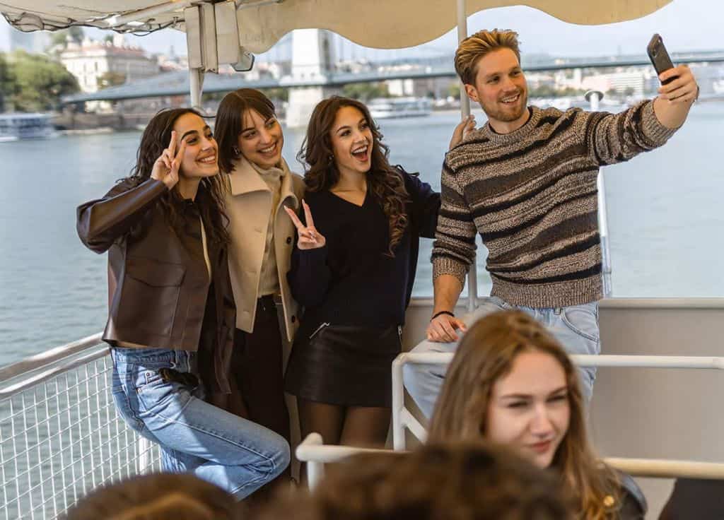 Budapest Christmas Cruise with Mulled Wine Panorama Boat