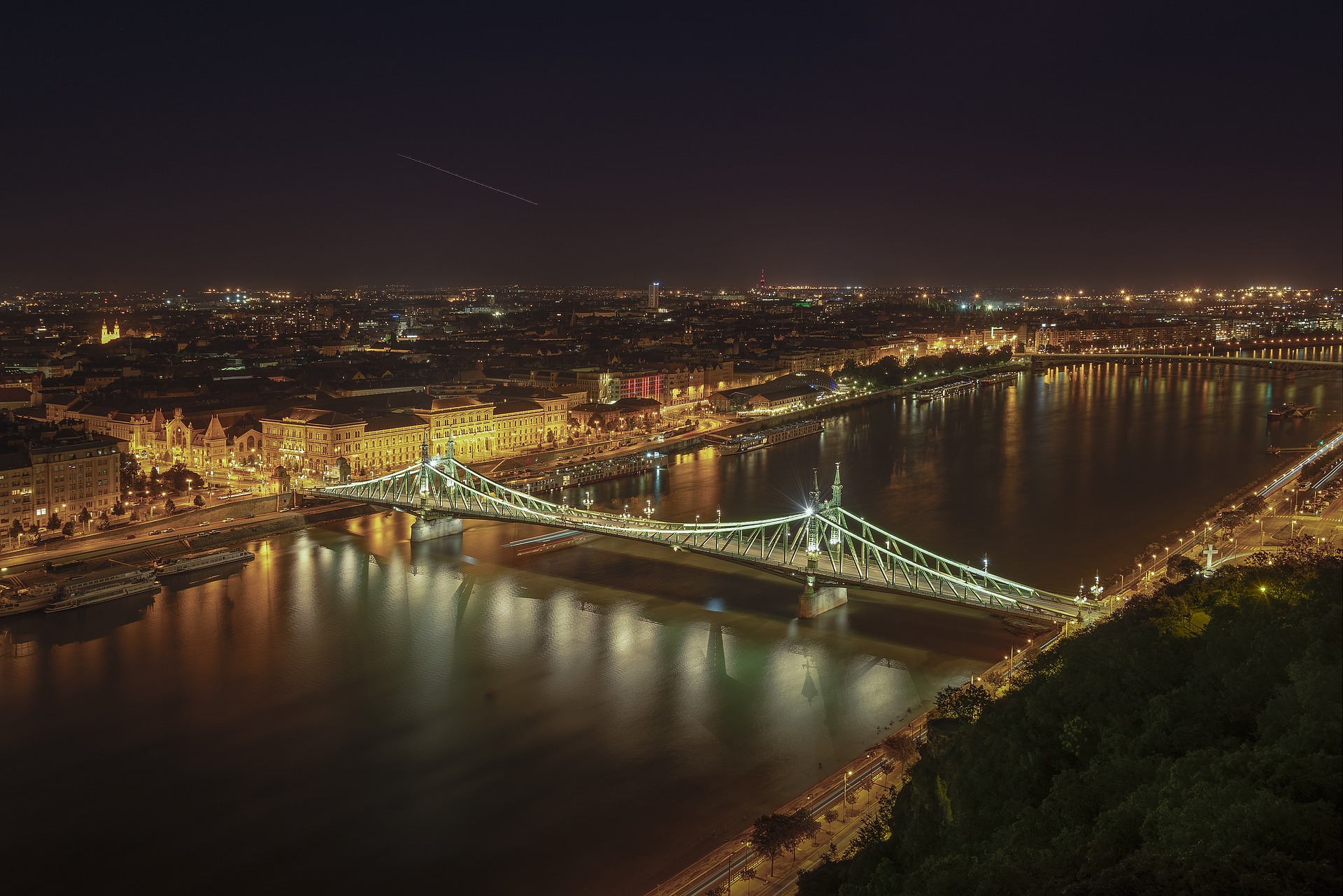 Budapest Christmas Danube Boat Tours Evening by Danube Liberty Bridge Central Market Hall Tibor Lezsófi