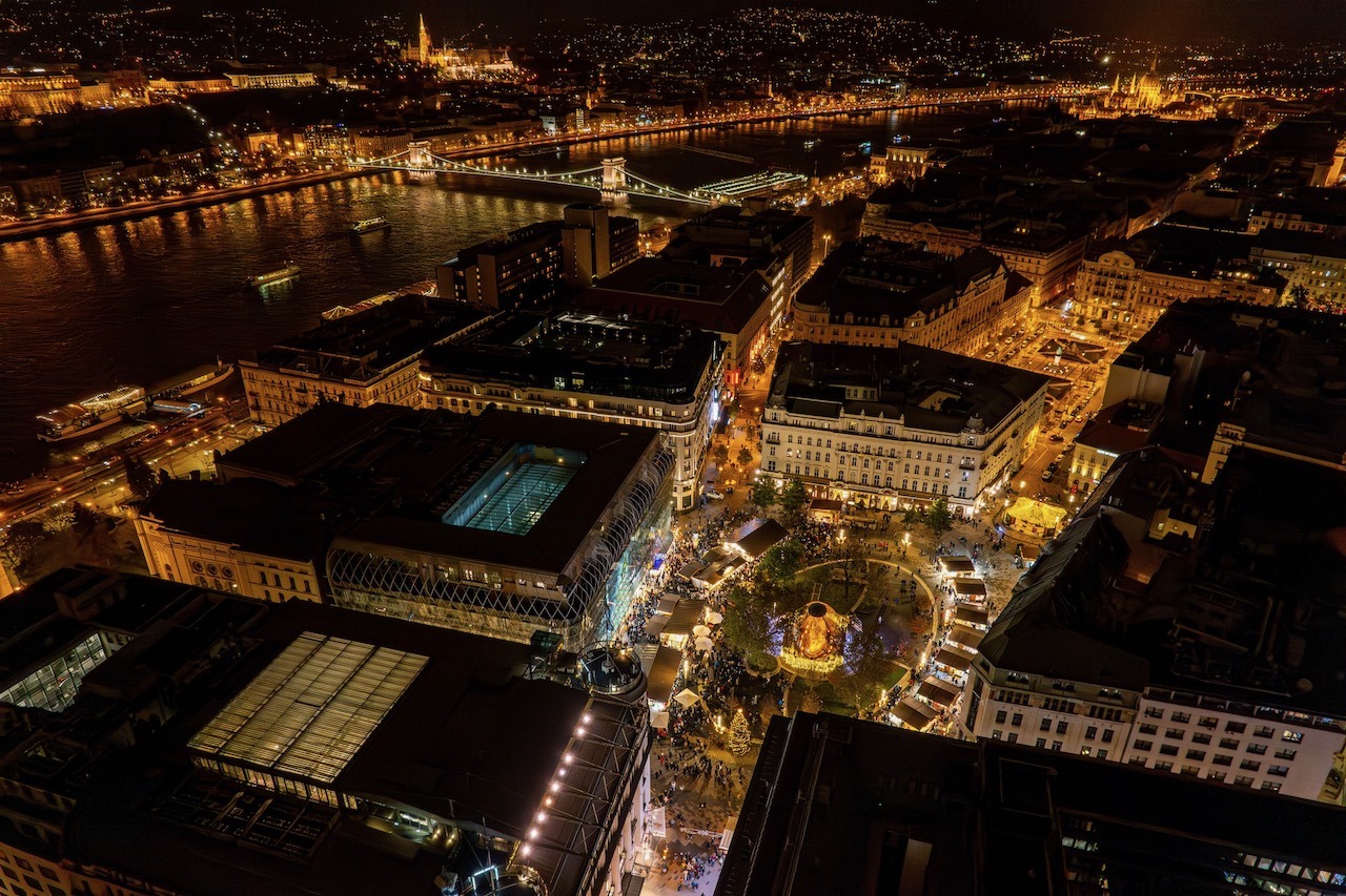 Budapest Christmas Market Classic Xmas Vorosmarty Budapest Brand