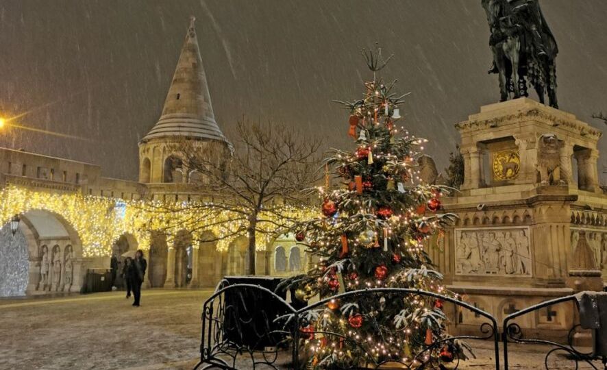 Magical Advent in Buda at Szentháromság Square!