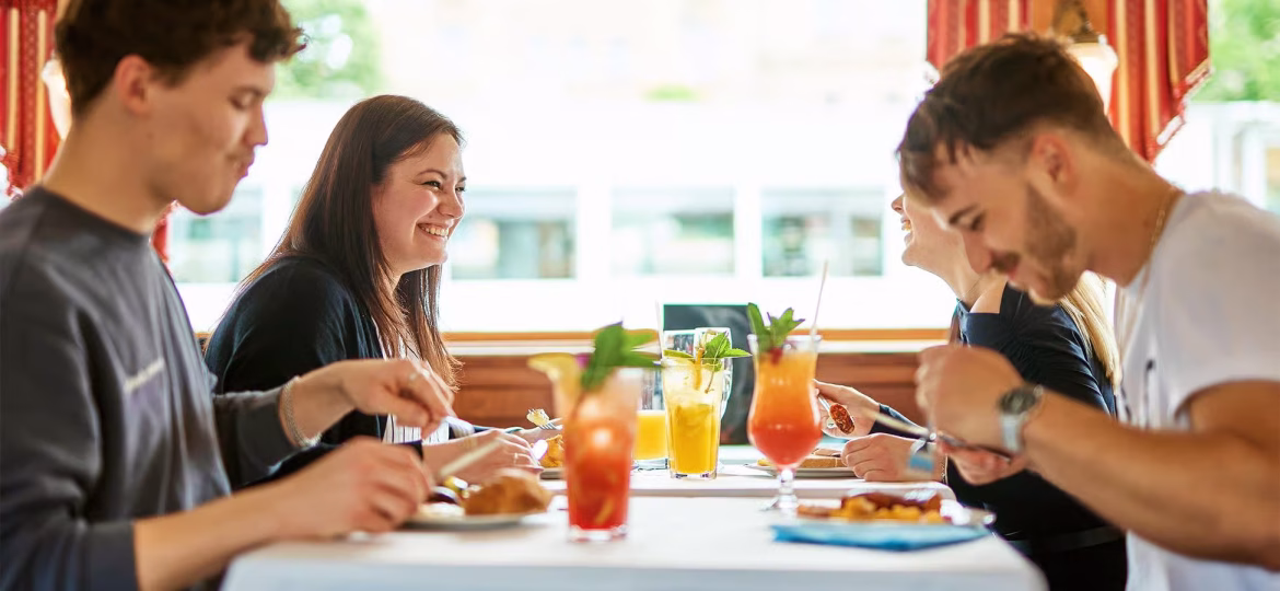 Budapest Brunch Cruise on Count Szechenyi Nostalgia Boat All Inclusive Buffet